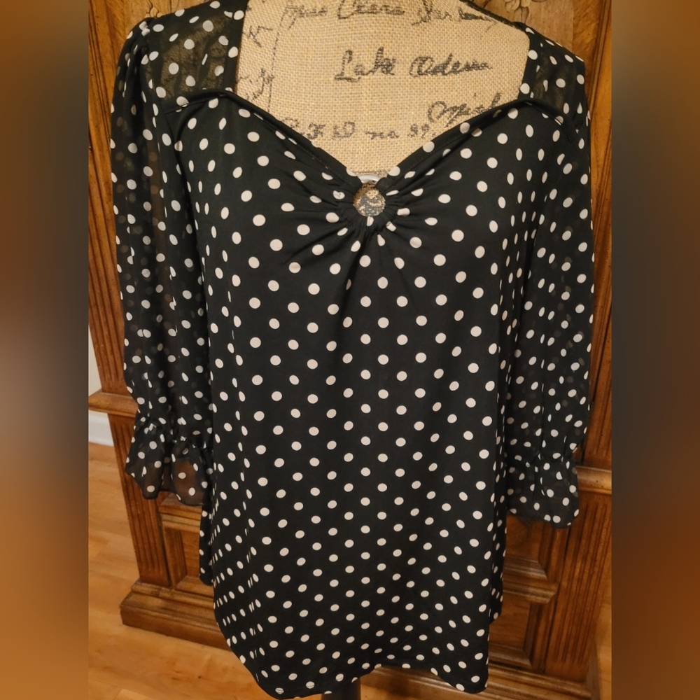 Stylish Black and White Polka Dot Women's Blouse - Picture 4 of 5